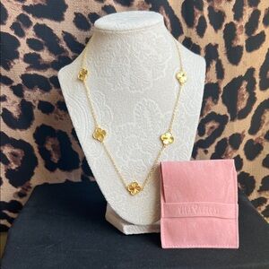 Vila Veloni Clover Necklace
